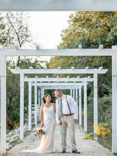 Real wedding at Abram Farms, photographed by @sydneyschunkphotography
