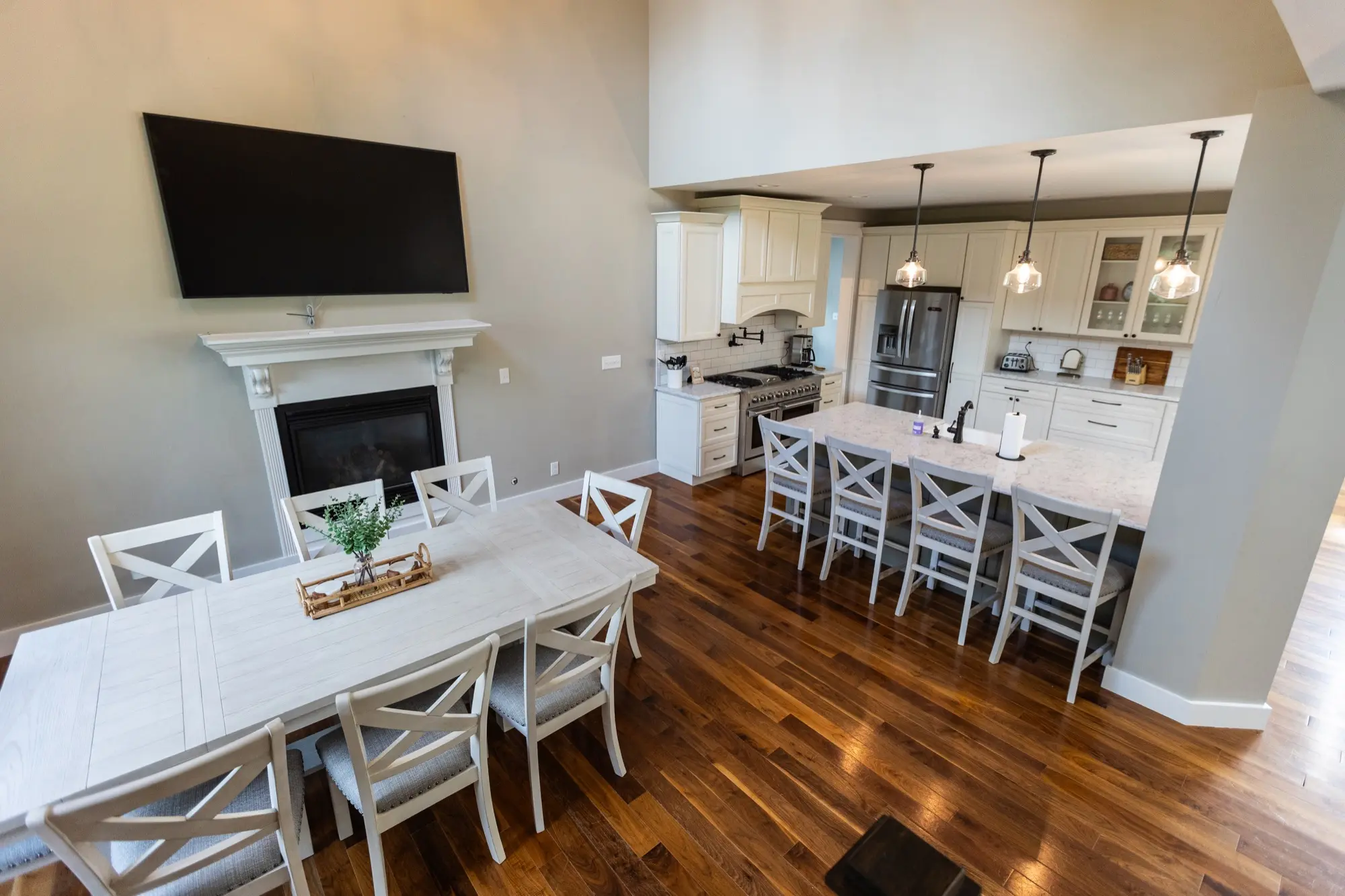 Kitchen and dining area at Lakeside Manor with fireplace