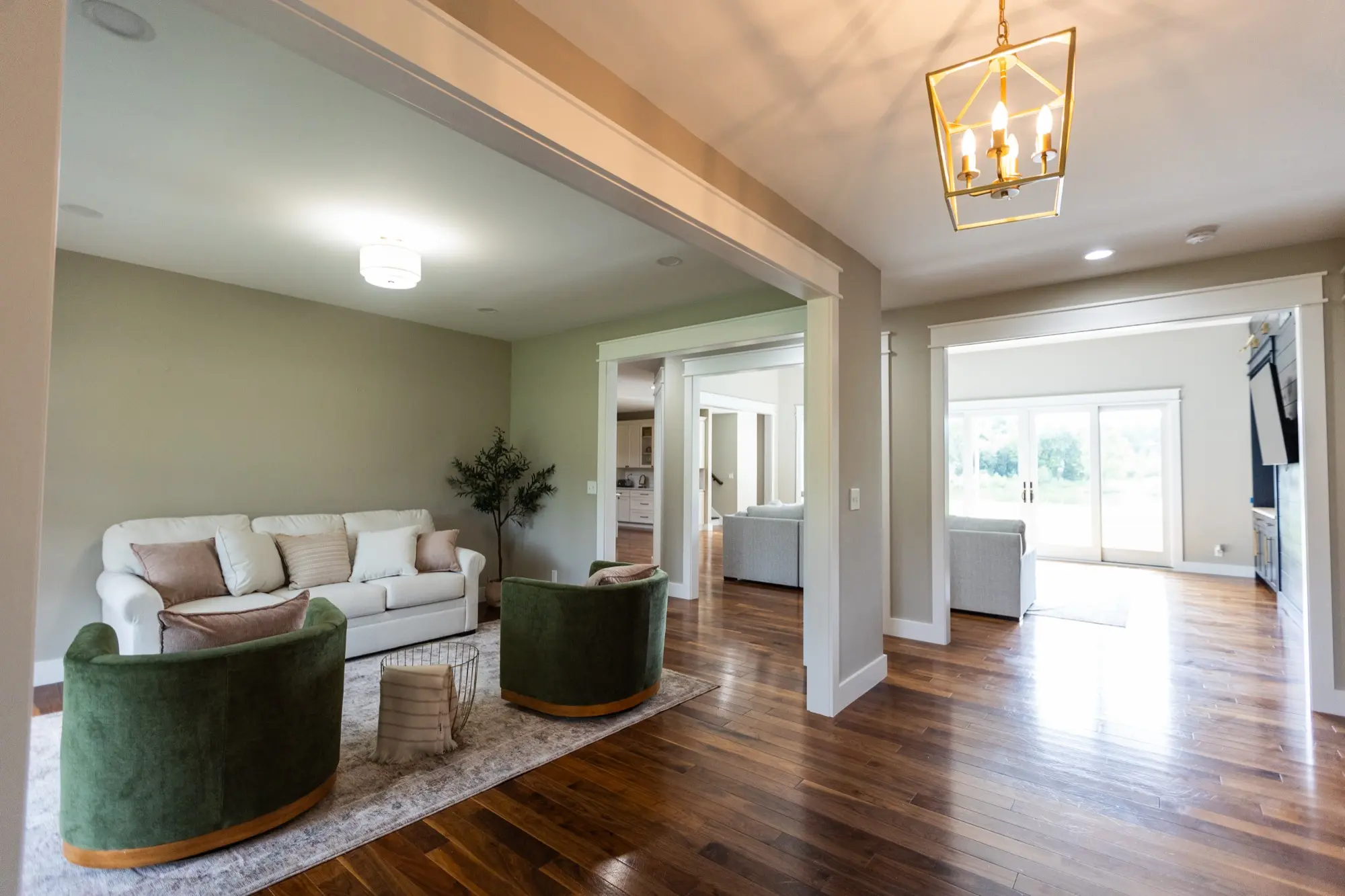 Sitting room at Lakeside Manor